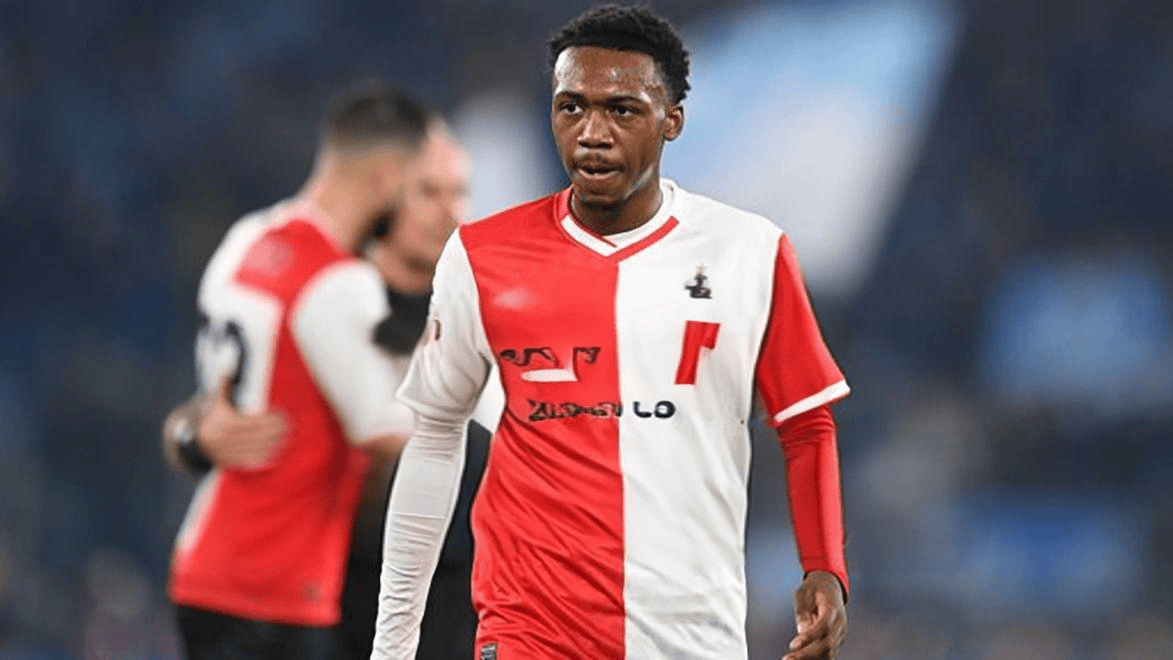 荷甲转会期走向成谜，曼联完成体检，引发热议，心理建设被强调(健身教练的惩罚)