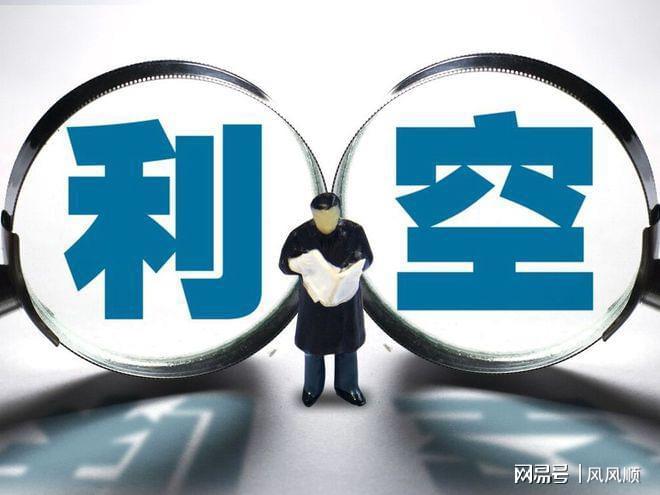 关于赛地聚焦：荷甲今夜热度飙升；深圳男篮更衣室发声；态度坚定；数据趋势出现新变化的信息