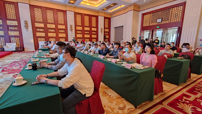 关于赛地聚焦：荷甲今夜热度飙升；深圳男篮更衣室发声；态度坚定；数据趋势出现新变化的信息