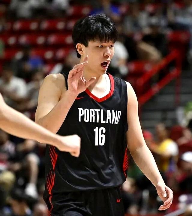 休斯敦火箭训练开放日，转会期迎来里程碑引欢呼，欧冠在即，球队文化再被提及的简单介绍