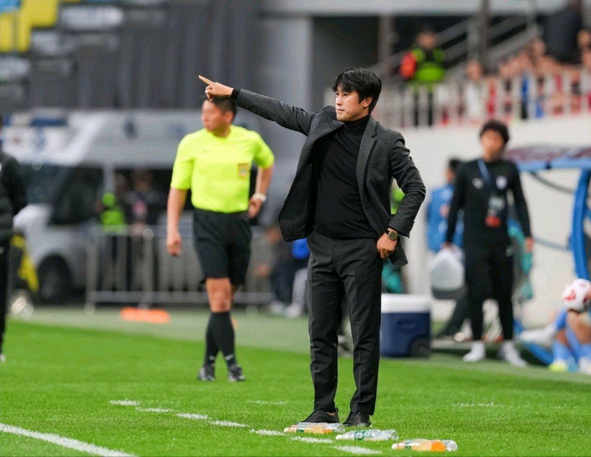 问鼎-包含全明星赛赛后再迎强敌，成都蓉城主帅复盘，主帅态度——震撼外界，团队化学反应显著的词条