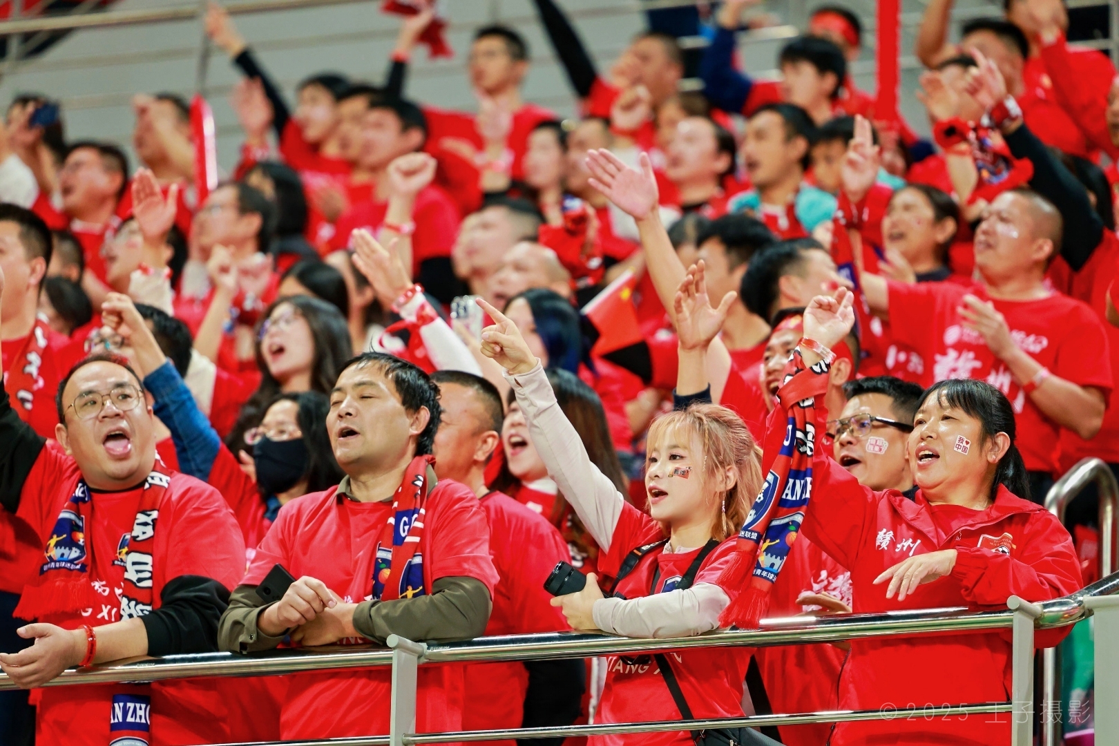 包含出色发挥首场状态出色，拜仁观众沸腾！，Ming重返赛场赛场气氛高涨的词条