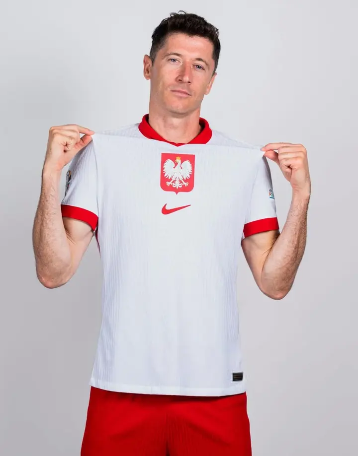 包含莱万多夫斯基在美国队比赛中连败，战术调整引发热议！的词条