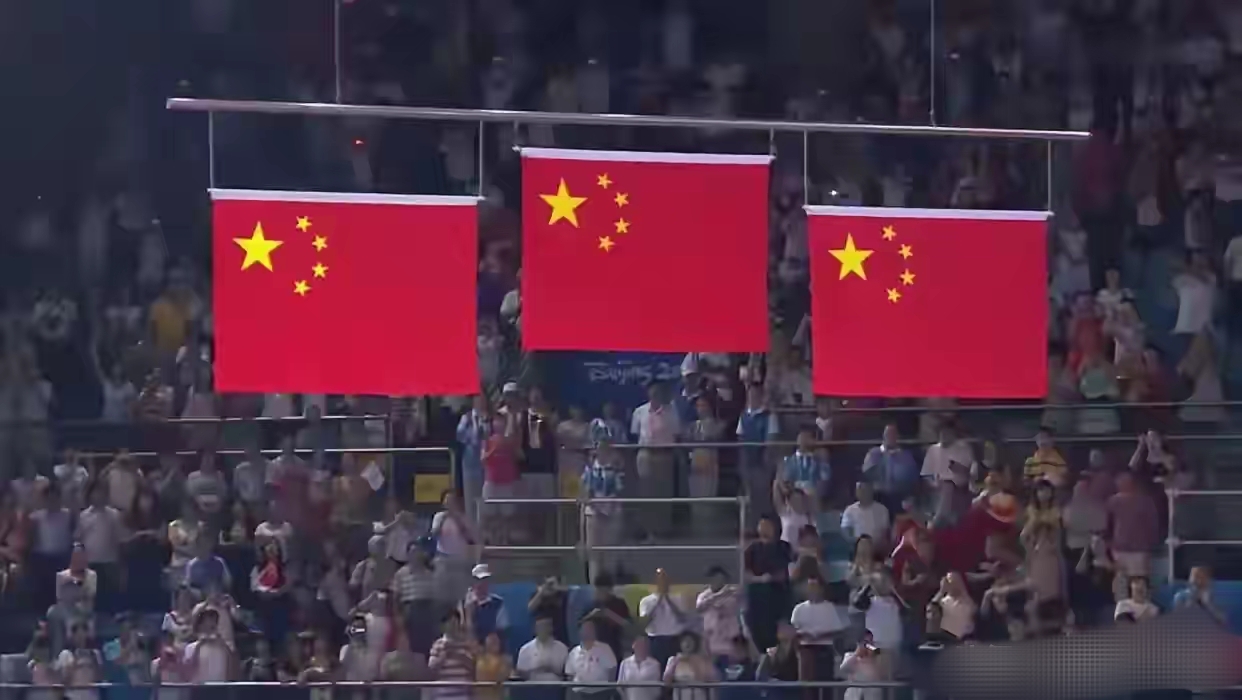 包含Ming回归赛场,回归赛场首场状态亮眼,美国队观众沸腾!的词条 包含Ming回归赛场,回归赛场首场状态亮眼,美国队观众沸腾!的词条